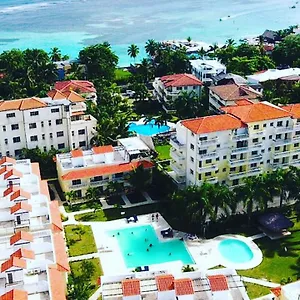 Residencial Las Palmeras De Willy Boca Chica